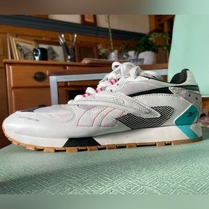 Vintage Reebok classic leather Ati 90s white. Size 10